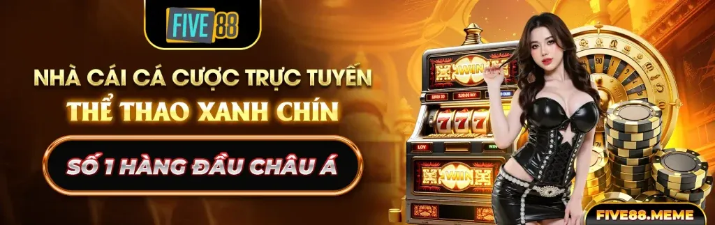 Cảnh đại dương sôi động với các loài cá và logo helo888 khuyến mãi